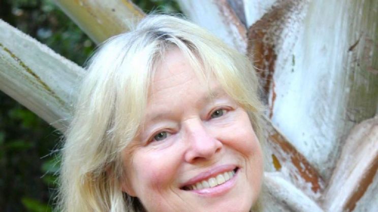Flora Cross