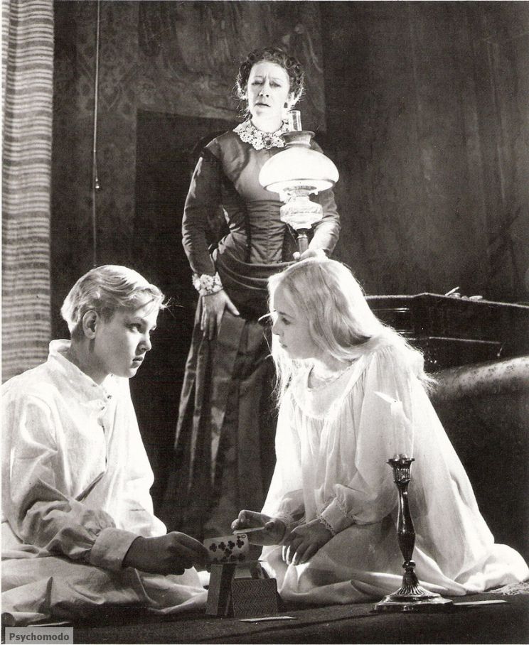 Flora Robson