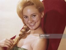 Francesca Annis