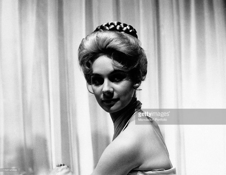 Francesca Annis