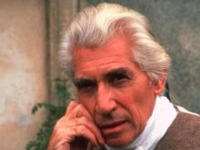 Frank Finlay