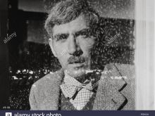 Frank Finlay