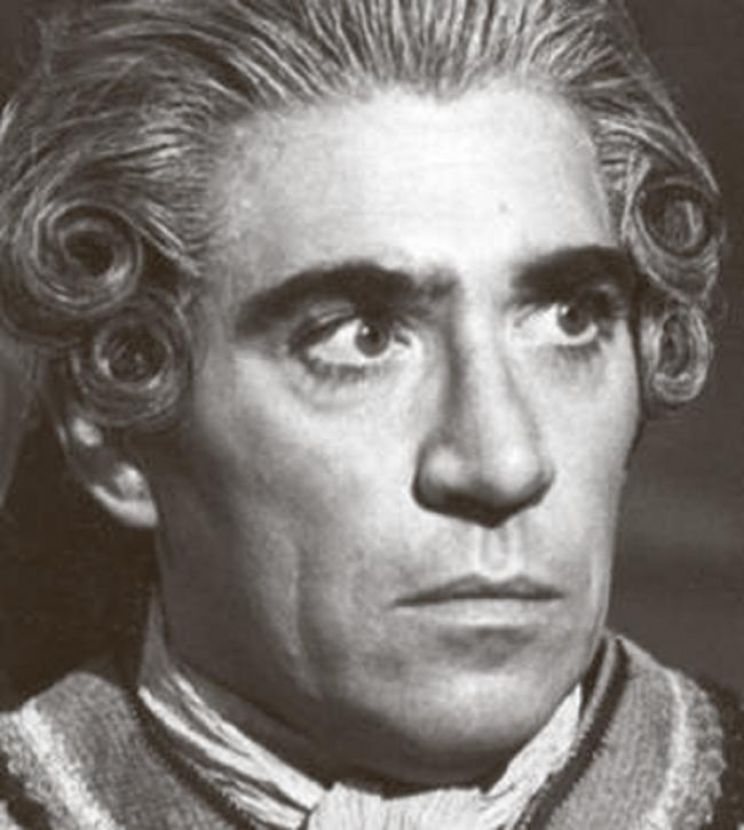 Frank Finlay