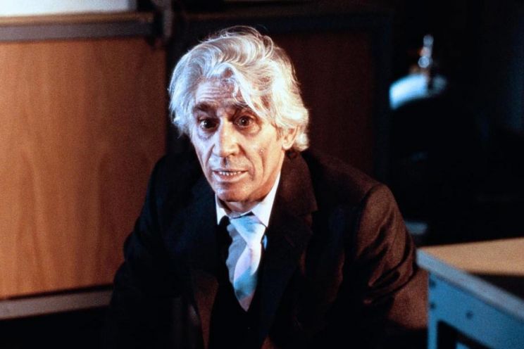 Frank Finlay