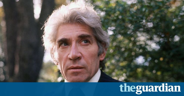 Frank Finlay