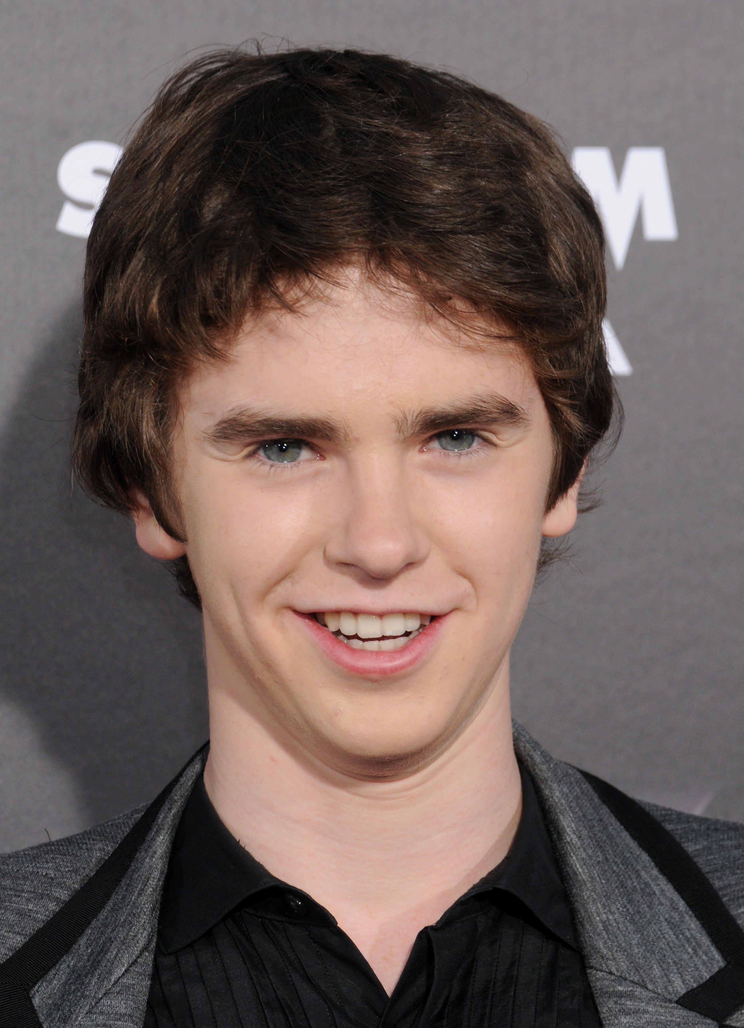 Pictures of Freddie Highmore