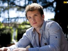 Freddie Stroma