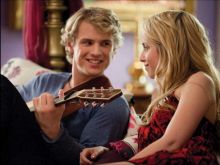 Freddie Stroma