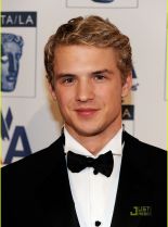 Freddie Stroma