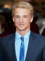 Freddie Stroma