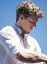Freddie Stroma photo
