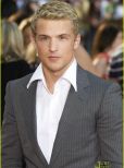 Freddie Stroma