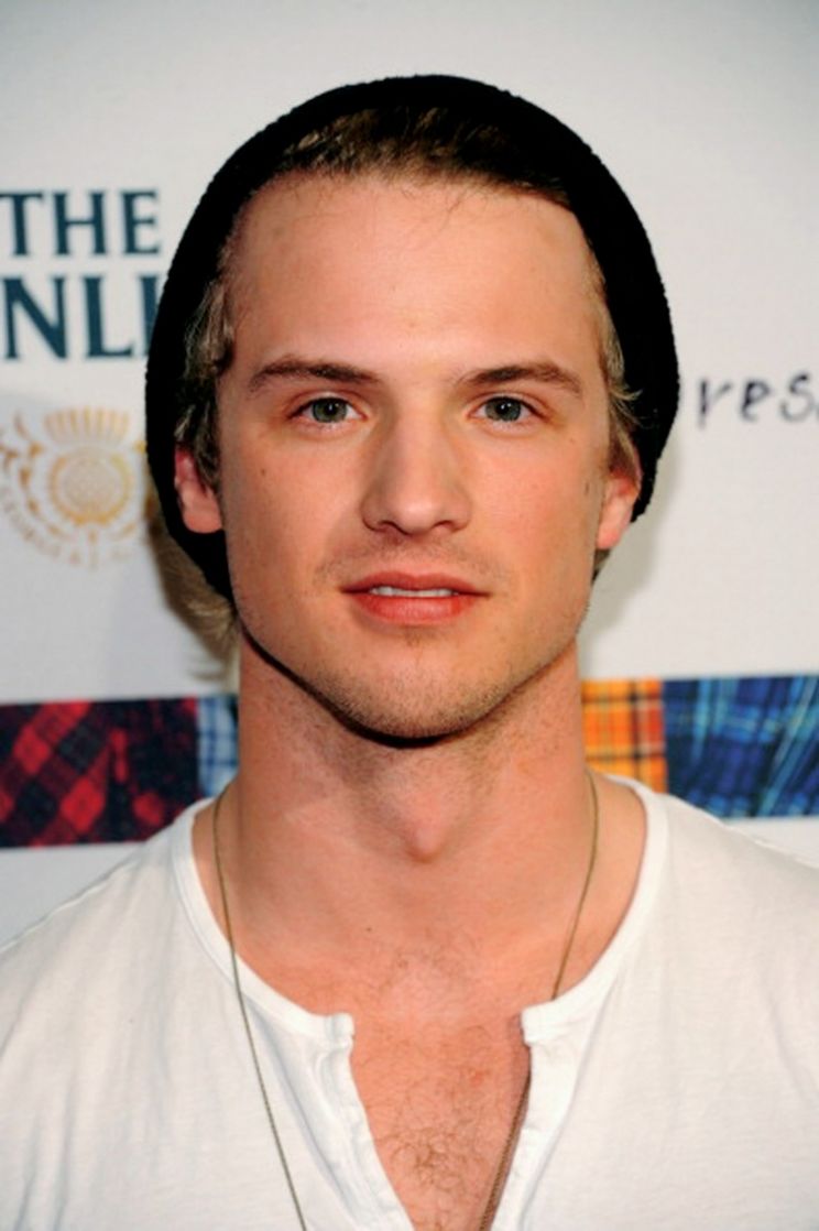 Freddie Stroma