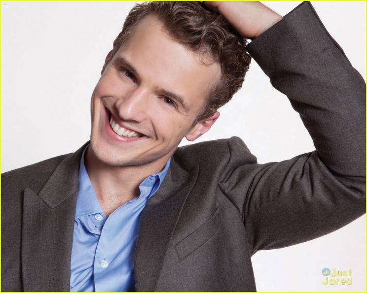 Freddie Stroma