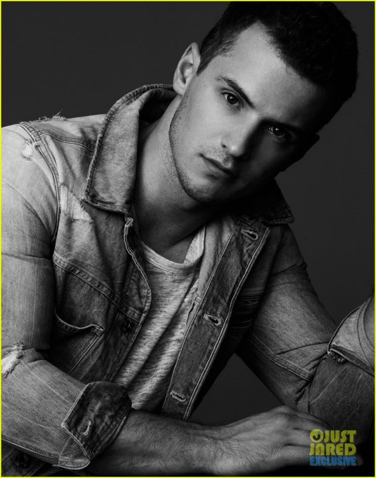 Freddie Stroma