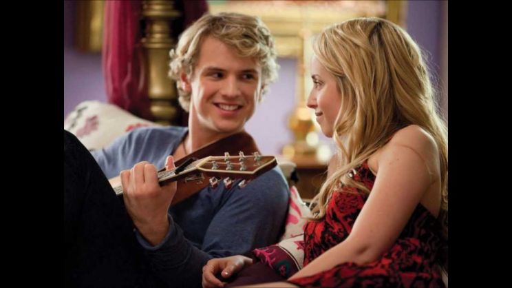 Freddie Stroma