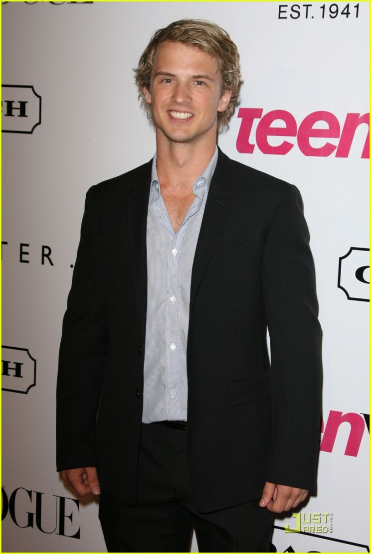 Freddie Stroma