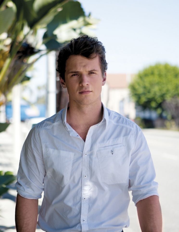 Freddie Stroma