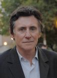 Gabriel Byrne