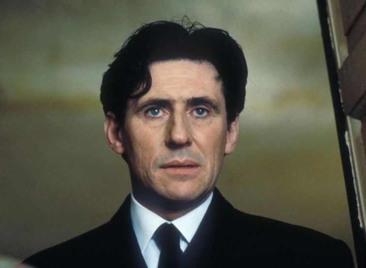 Gabriel Byrne