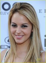 Gage Golightly photo