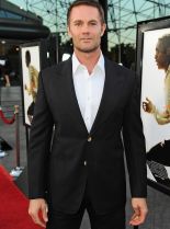 Garret Dillahunt