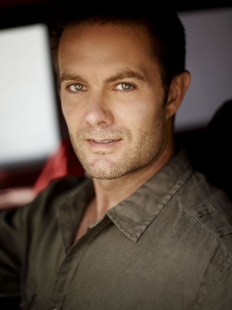 Garret Dillahunt