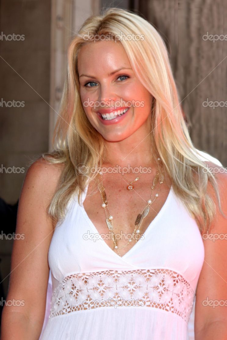 Gena Lee Nolin