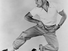Gene Kelly #142792 picture (Landscape Medium)