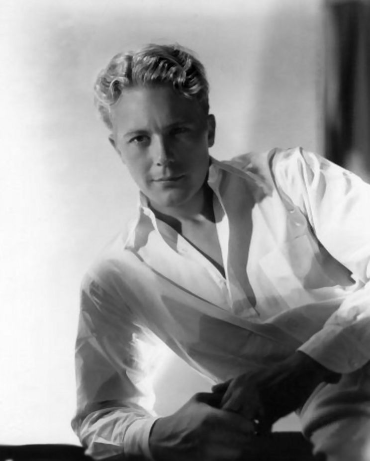 Gene Raymond