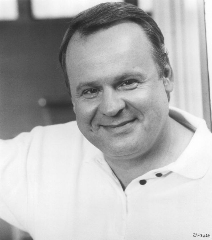 George Dzundza