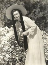 Geraldine Fitzgerald #836183 picture (Portrait Medium)