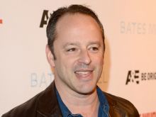 Gil Bellows