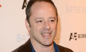 Gil Bellows