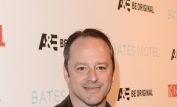 Gil Bellows