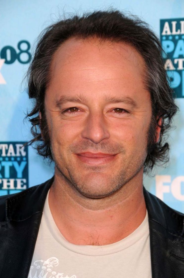 Gil Bellows