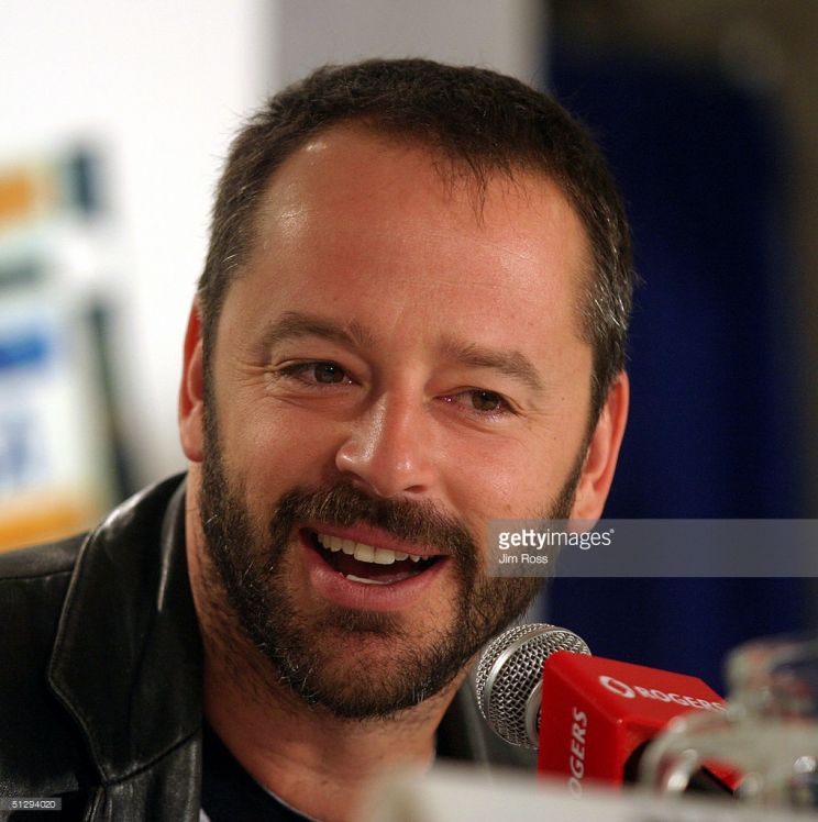 Gil Bellows