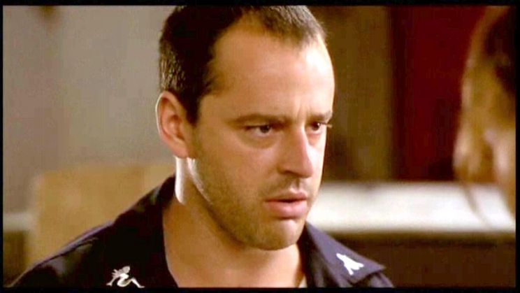 Gil Bellows