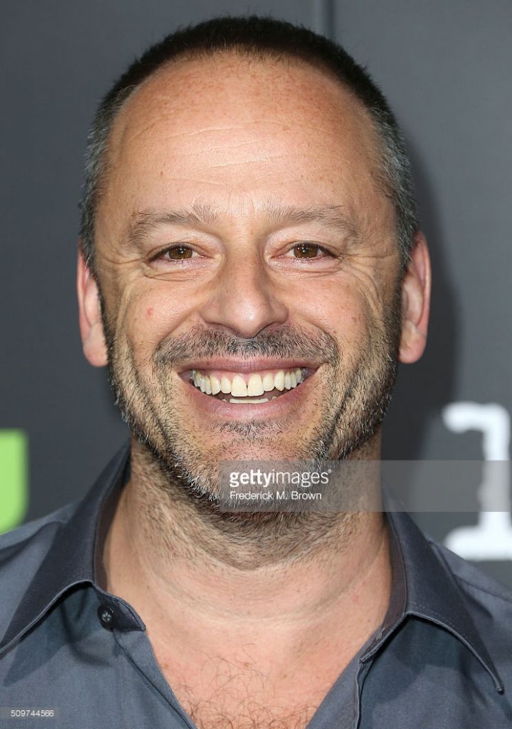 Gil Bellows