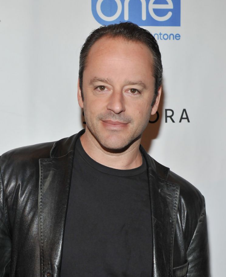 Gil Bellows