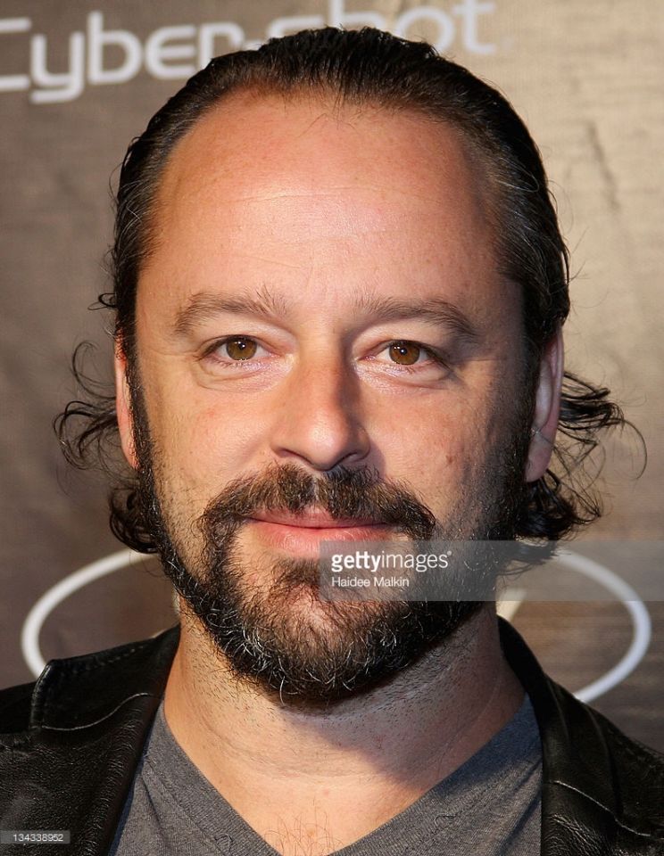Gil Bellows