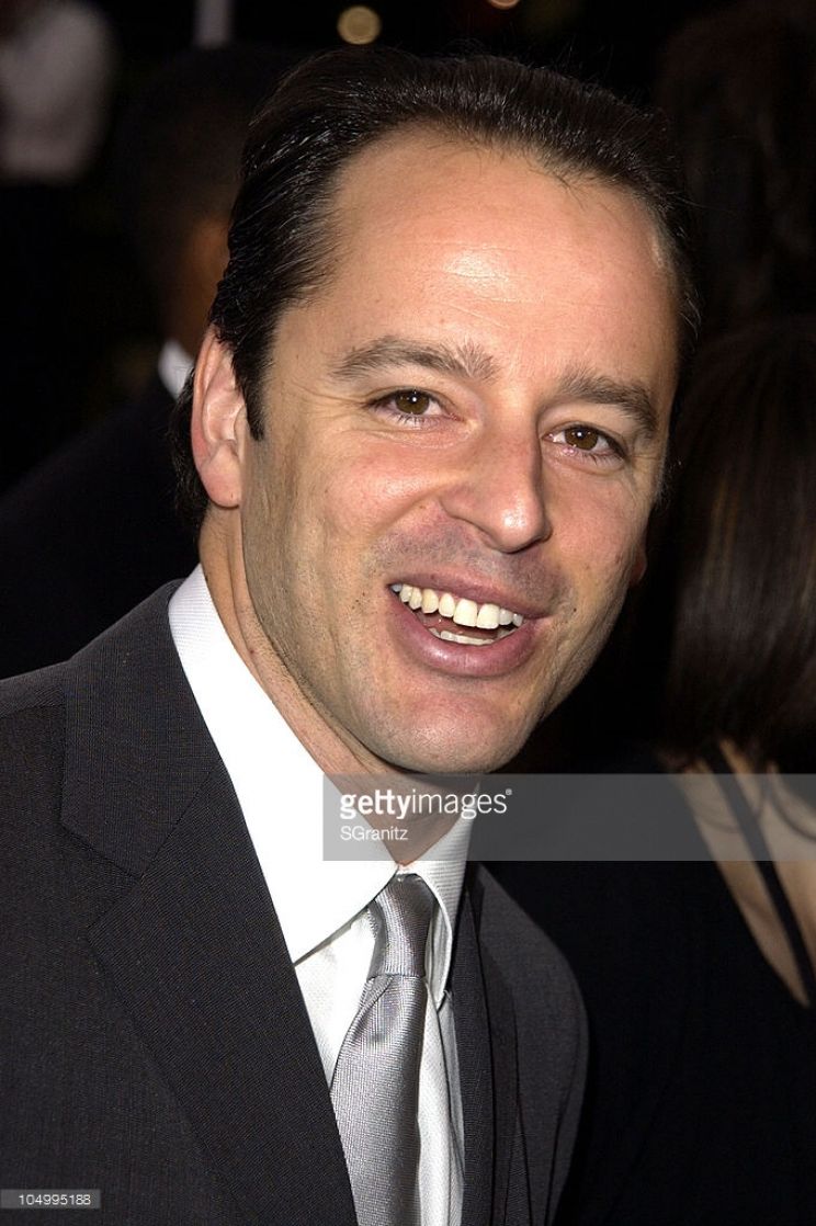 Gil Bellows