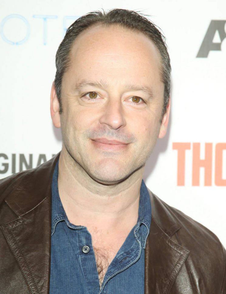 Gil Bellows