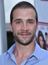 Gil McKinney