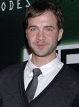 Gil McKinney