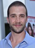 Gil McKinney