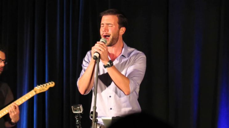 Gil McKinney