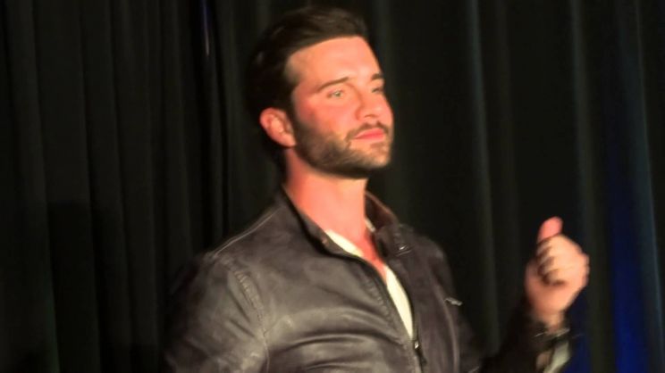 Gil McKinney