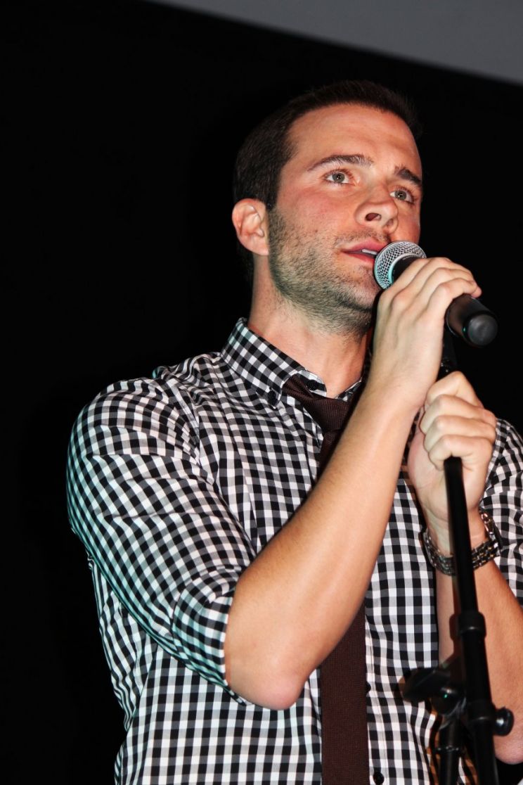 Gil McKinney