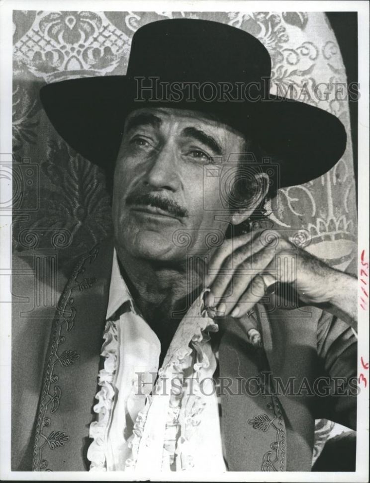 Gilbert Roland